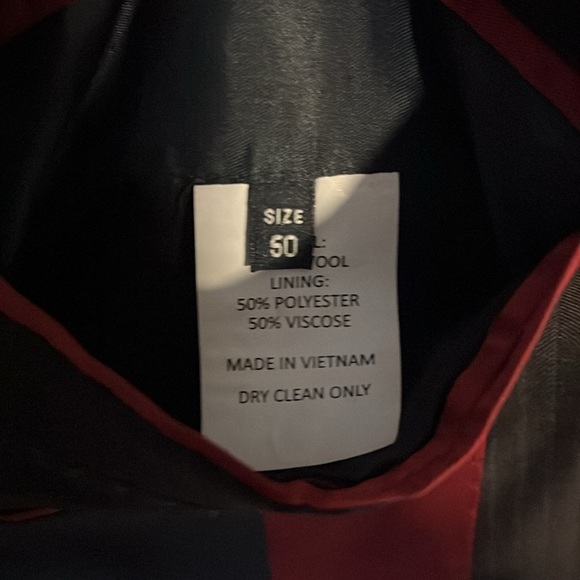 Daniel Hechter 2 button suit. 50 coat 45 pant. Dark brown w/ blue pinstripe - Picture 5 of 14